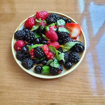 Lindens - Mixed berry salad - New American Near Me - New York, New York Lindens - Mixed berry salad - New American Near Me - New York, New York