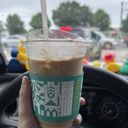 El Porton Coffee - Iced lavender latte