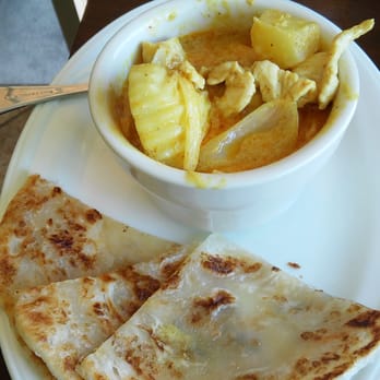 Amina Thai - Yellow curry chicken with potato and roti bread. It is delicious. - Thai Near Me - Silver Spring, Maryland