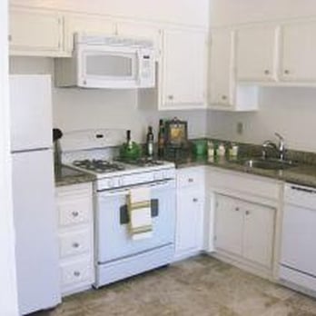 Courtyard Apartments - Kitchen - Apartments Near Me - Sacramento, California Courtyard Apartments - Kitchen - Apartments Near Me - Sacramento, California