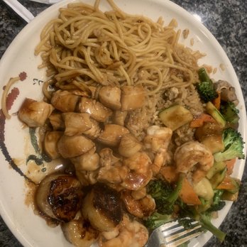Konomi - Scallops, chicken, and shrimp with fried rice, noodles and veggies - Sushi Bars Near Me - Birmingham, Alabama Konomi - Scallops, chicken, and shrimp with fried rice, noodles and veggies - Sushi Bars Near Me - Birmingham, Alabama