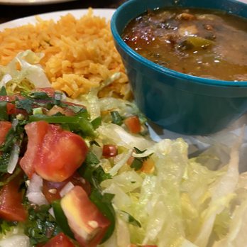 Taqueria Chalupas - Rice, charro beans, guacamole, and beans with the fajitas. - Mexican Near Me - Webster, Texas