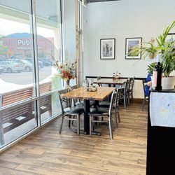 Lil Vinny’s - Interior