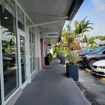 Mom's Kitchen - Entrance - Diners Near Me - Fort Lauderdale, Florida Mom's Kitchen - Entrance - Diners Near Me - Fort Lauderdale, Florida
