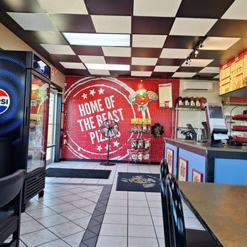 Snappy Tomato Pizza - The wall to the leftnofnthe entrance. - Pizza Near Me - Seaman, Ohio Snappy Tomato Pizza - The wall to the leftnofnthe entrance. - Pizza Near Me - Seaman, Ohio