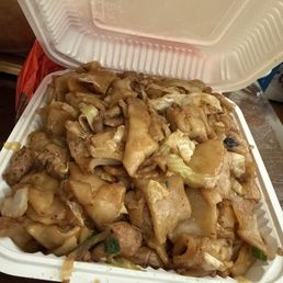 Chicken chow fun Chicken chow fun