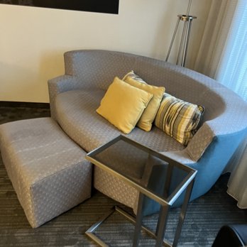 Courtyard by Marriott Akron Downtown - Couch - Hotels Near Me - Akron, Ohio Courtyard by Marriott Akron Downtown - Couch - Hotels Near Me - Akron, Ohio
