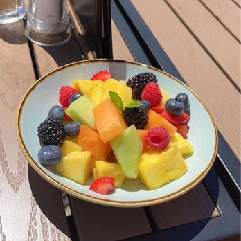 Bread & Roses - Fresh Seasonal Fruit - Breakfast & Brunch Near Me - Shelby Township, Michigan