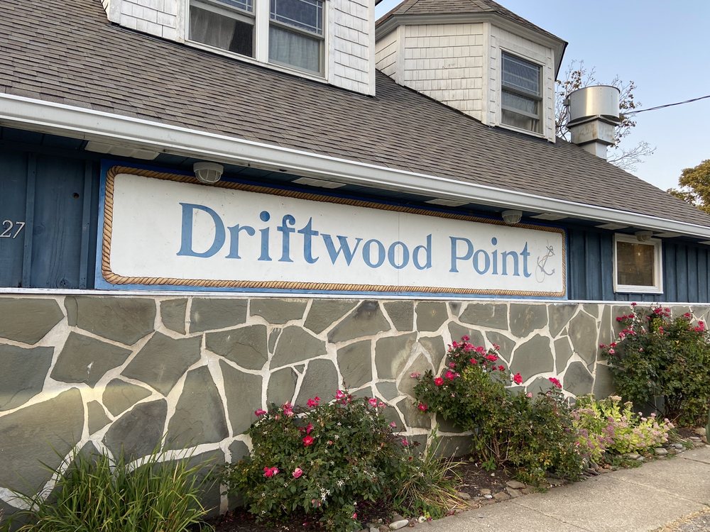 DRIFTWOOD POINT 12 Photos & 26 Reviews Cocktail Bars 6827 Lake Rd