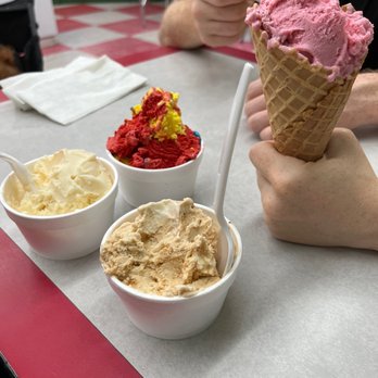 Soda Pops - Vanilla, raspberry, salted caramel brownie, and Superman.... Service is good and the shop is really fun to sit and enjoy yourself. - Ice Cream & Frozen Yogurt Near Me - Bryson City, North Carolina Soda Pops - Vanilla, raspberry, salted caramel brownie, and Superman.... Service is good and the shop is really fun to sit and enjoy yourself. - Ice Cream & Frozen Yogurt Near Me - Bryson City, North Carolina