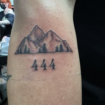 Black Orchid II Tattoo Studio - Mountains , 444 - Tattoo Near Me - Pigeon Forge, Tennessee