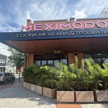 Meximodo - Front and outdoor dining - Mexican Near Me - Metuchen, New Jersey