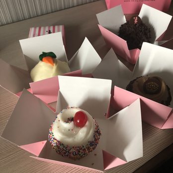 Casey's Cupcakes - Cupcakes Near Me - Riverside, California