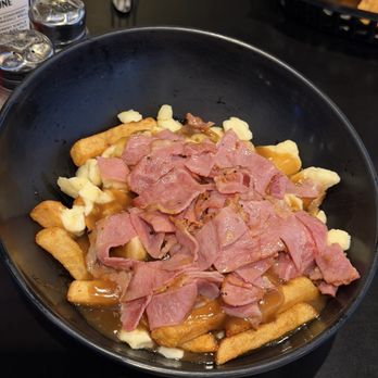 Urban Crave - Smoked meat poutine - Sandwiches Near Me - Dorval, Quebec Urban Crave - Smoked meat poutine - Sandwiches Near Me - Dorval, Quebec