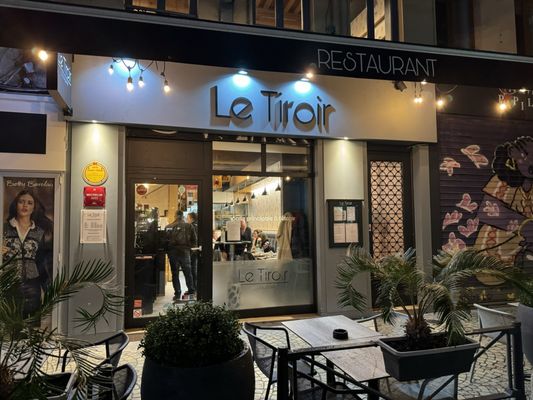 Le Tiroir by null