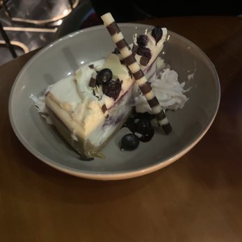 Bourbon N' Bubbles - Blueberry Cobbler Cheesecake - Bars Near Me - Charleston, South Carolina