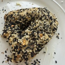 Everything bagel was heavily seeded- but has crushed red pepper......