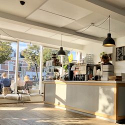 Koffie & Ik - Counter on a sunny October morning