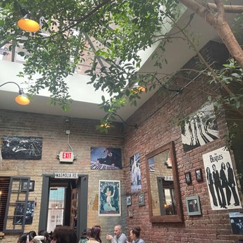 Bea - Cocktail Bars Near Me - New York, New York