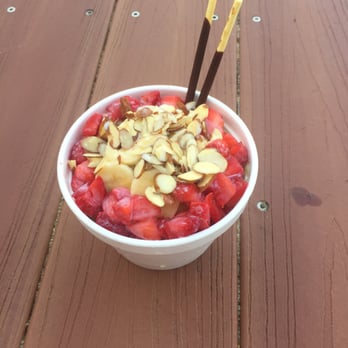 Jade Snow - Green tea snow with banana strawberry almonds and condensed milk! - Shaved Ice Near Me - Redondo Beach, California Jade Snow - Green tea snow with banana strawberry almonds and condensed milk! - Shaved Ice Near Me - Redondo Beach, California
