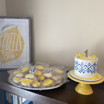 The Cake Lady - Absolute perfection! - Desserts Near Me - Milwaukee, Wisconsin