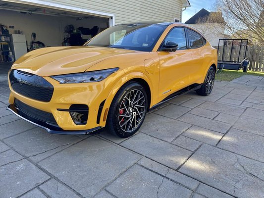 The convenience of luxury Professional mobile detailing at your doorstep - Full interior, exterior detail. The convenience of luxury Professional mobile detailing at your doorstep - Full interior, exterior detail.