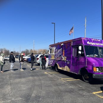 Wonkoos Food Factory - Wonkoos outside of Money Ball Sportswear on Southfield Rd - Food Trucks Near Me Wonkoos Food Factory - Wonkoos outside of Money Ball Sportswear on Southfield Rd - Food Trucks Near Me