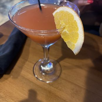 Bluff City Grill - Cosmo Martini - American Near Me - Alton, Illinois