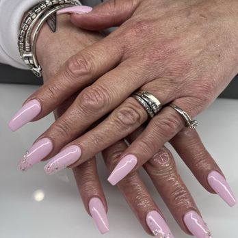 Natural Nails & Spa - Nail Salons Near Me - Linden, New Jersey