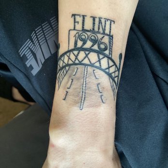 Tattoo Big Gunz - 125$ - Tattoo Near Me - Flint, Michigan Tattoo Big Gunz - 125$ - Tattoo Near Me - Flint, Michigan