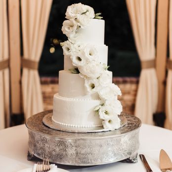 Wine Country Florals - Wedding cake! Photo credit: Cassy Smith Photography - Floral Designers Near Me Wine Country Florals - Wedding cake! Photo credit: Cassy Smith Photography - Floral Designers Near Me