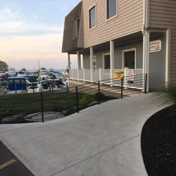 Lures Restaurant and Bar