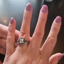 La Vie Nails - Just another spectacular dip manicure at LA Vie nails. Feeling Girly!