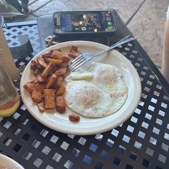 Brunch Snob - Perfect eggs and potatoes - Breakfast & Brunch Near Me - Phoenix, Arizona Brunch Snob - Perfect eggs and potatoes - Breakfast & Brunch Near Me - Phoenix, Arizona