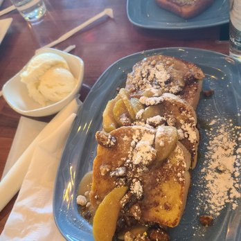 Avenue Brunch House - Apple cinnamon French toast - Breakfast & Brunch Near Me - Dearborn, Michigan