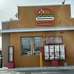 Slap Burger - Outside the restaurant