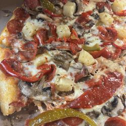 Mingo Twist & Shake - Sorry it's not a pic of the whole pie, but i couldn't wait to grab a slice.