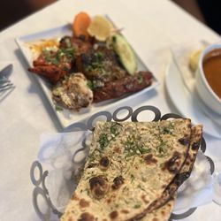 Mint Heights - Fort Greene - Combination platter and garlic roti