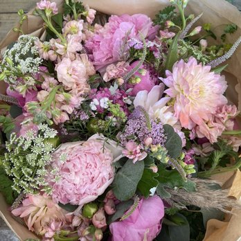 Bloomery Flower Studio - Florists Near Me - Boonton, New Jersey
