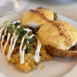 Croissants Bistro & Bakery - Smokehouse Benedict and loaded potatoes
