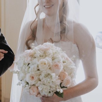 White House Florist - My bouquet was everything I had dreamed it would be and more! Completely gorgeous! - Florists Near Me - Bellflower, California