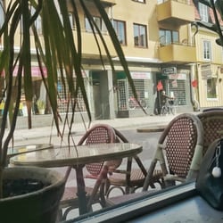Café Linné hörnan - Utsikt över gatan