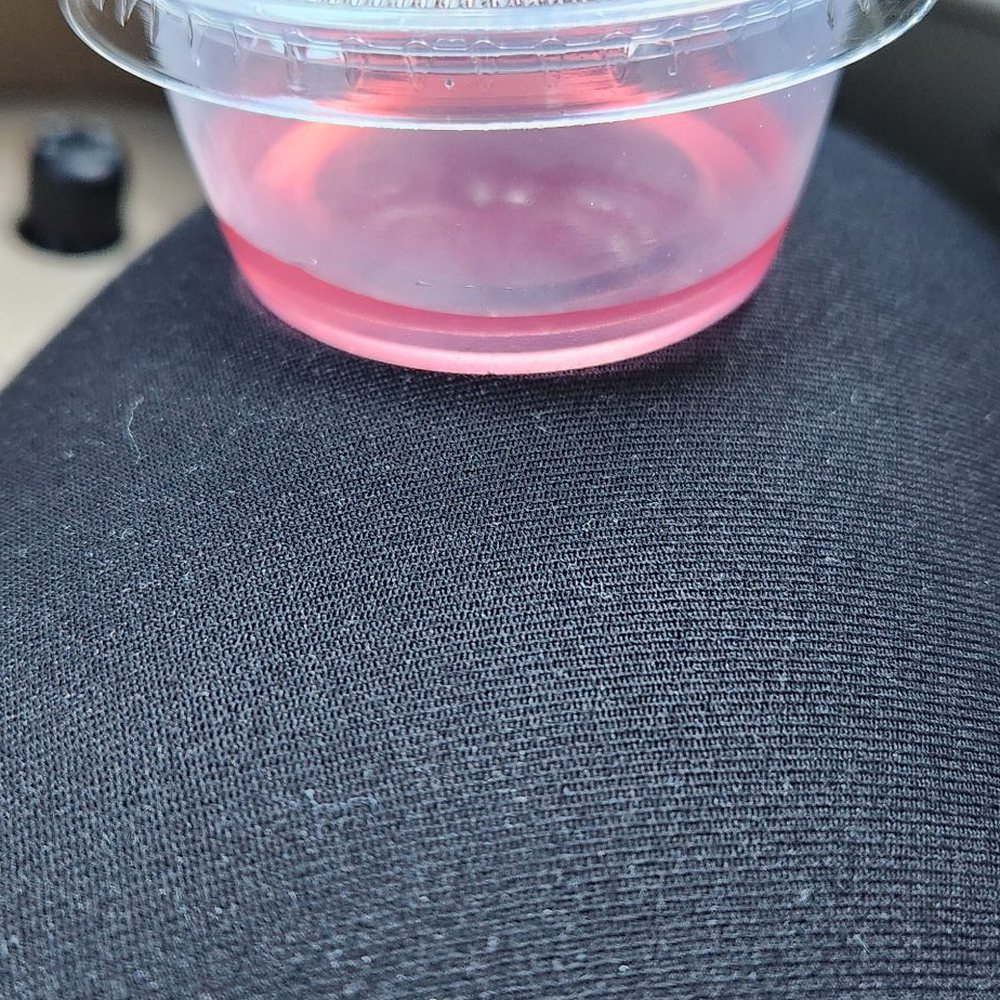 THIS IS THE VINEGAR AMOUNT I WAS GIVEN FOR A FOOT LONG ‍