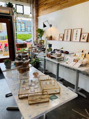 Alexandras Macarons & Cafe by null