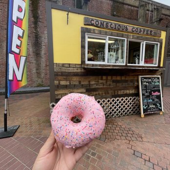 Voodoo Doughnut - Donut with near buy coffee stand - Donuts Near Me - Eugene, Oregon