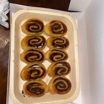 Pizza Hut - I ordered the pizza box and cinnabons......wheres the glaze!??? - Pizza Near Me - Davie, Florida Pizza Hut - I ordered the pizza box and cinnabons......wheres the glaze!??? - Pizza Near Me - Davie, Florida