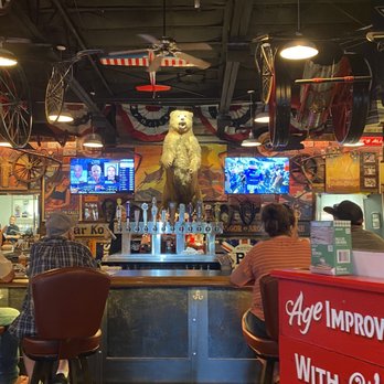 Red's Bar & Grill - Barbeque Near Me - Fernley, Nevada