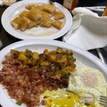 Mom's Diner - Corn Beef Hash & Eggs with Hash browns and pancakes!!! Yum - Diners Near Me - Pahrump, Nevada Mom's Diner - Corn Beef Hash & Eggs with Hash browns and pancakes!!! Yum - Diners Near Me - Pahrump, Nevada