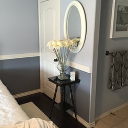 Love the idea's I got from Pro Sorce! Dark wood floors with a white wool area rug!