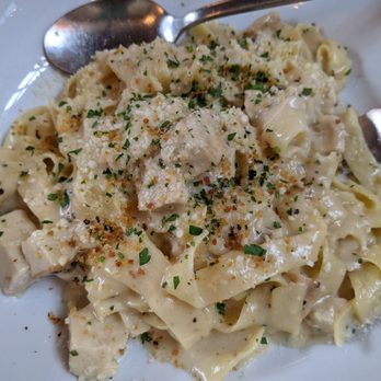Zoli's NY Pizza - Chicken Alfredo pasta - Pizza Near Me - Addison, Texas Zoli's NY Pizza - Chicken Alfredo pasta - Pizza Near Me - Addison, Texas